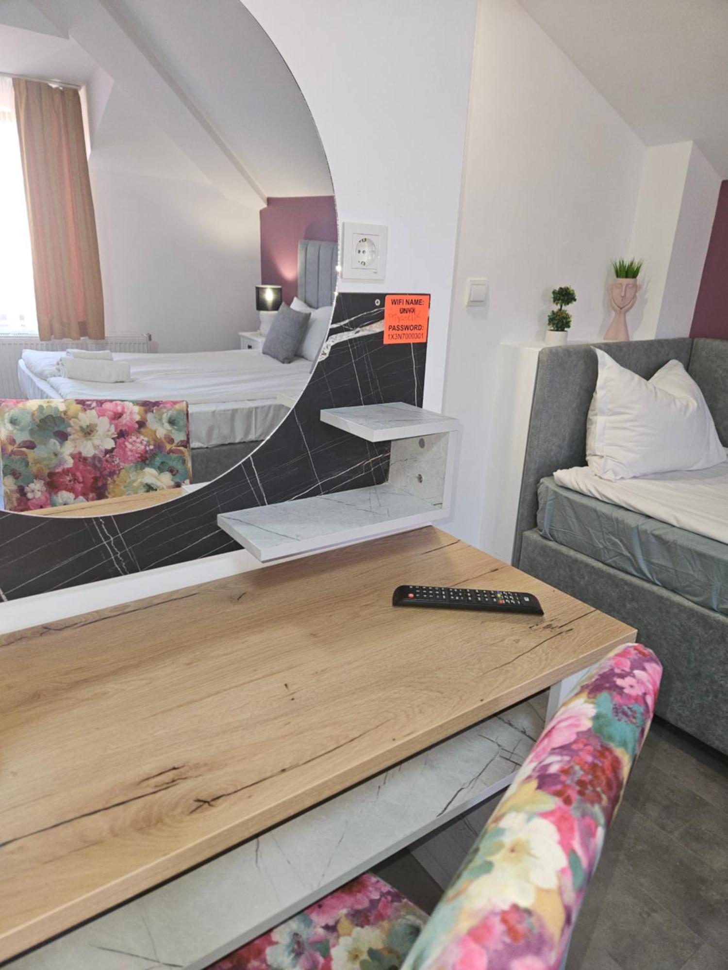 Priyateli - Friends Hotel Veliko Tarnovo Ngoại thất bức ảnh