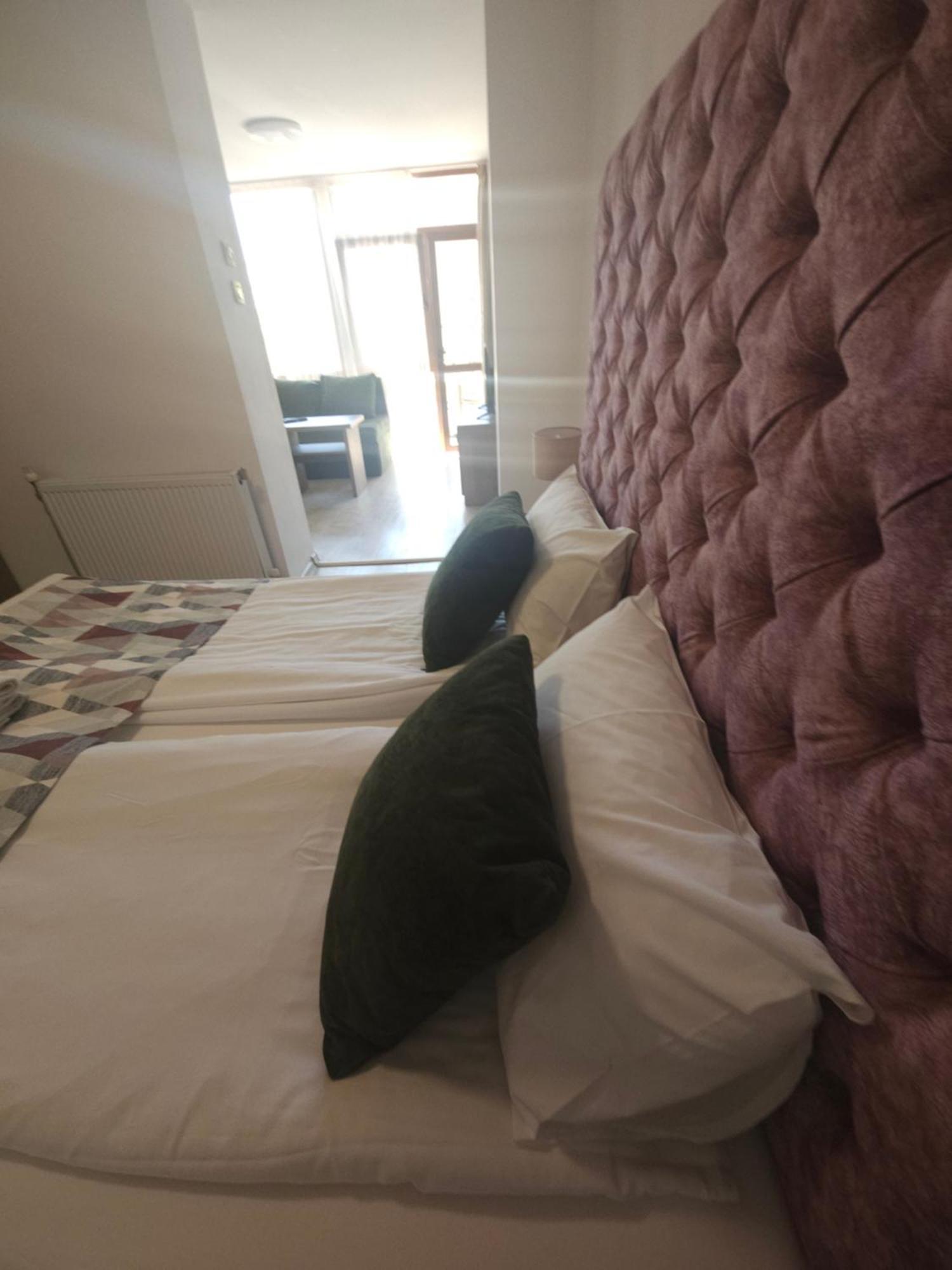 Priyateli - Friends Hotel Veliko Tarnovo Ngoại thất bức ảnh