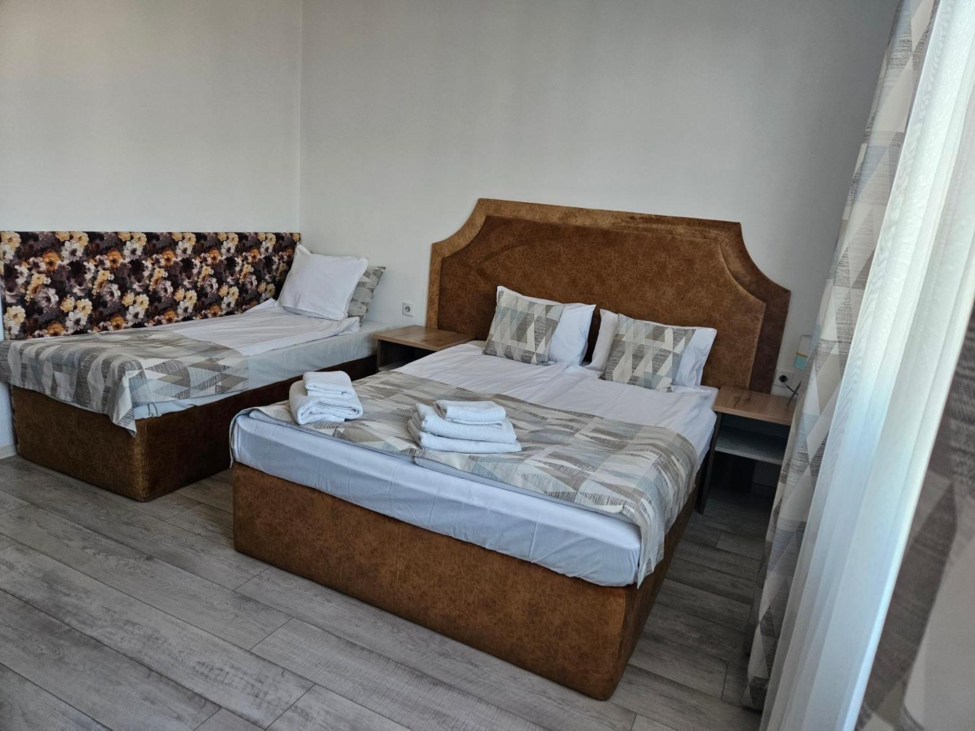 Priyateli - Friends Hotel Veliko Tarnovo Phòng bức ảnh