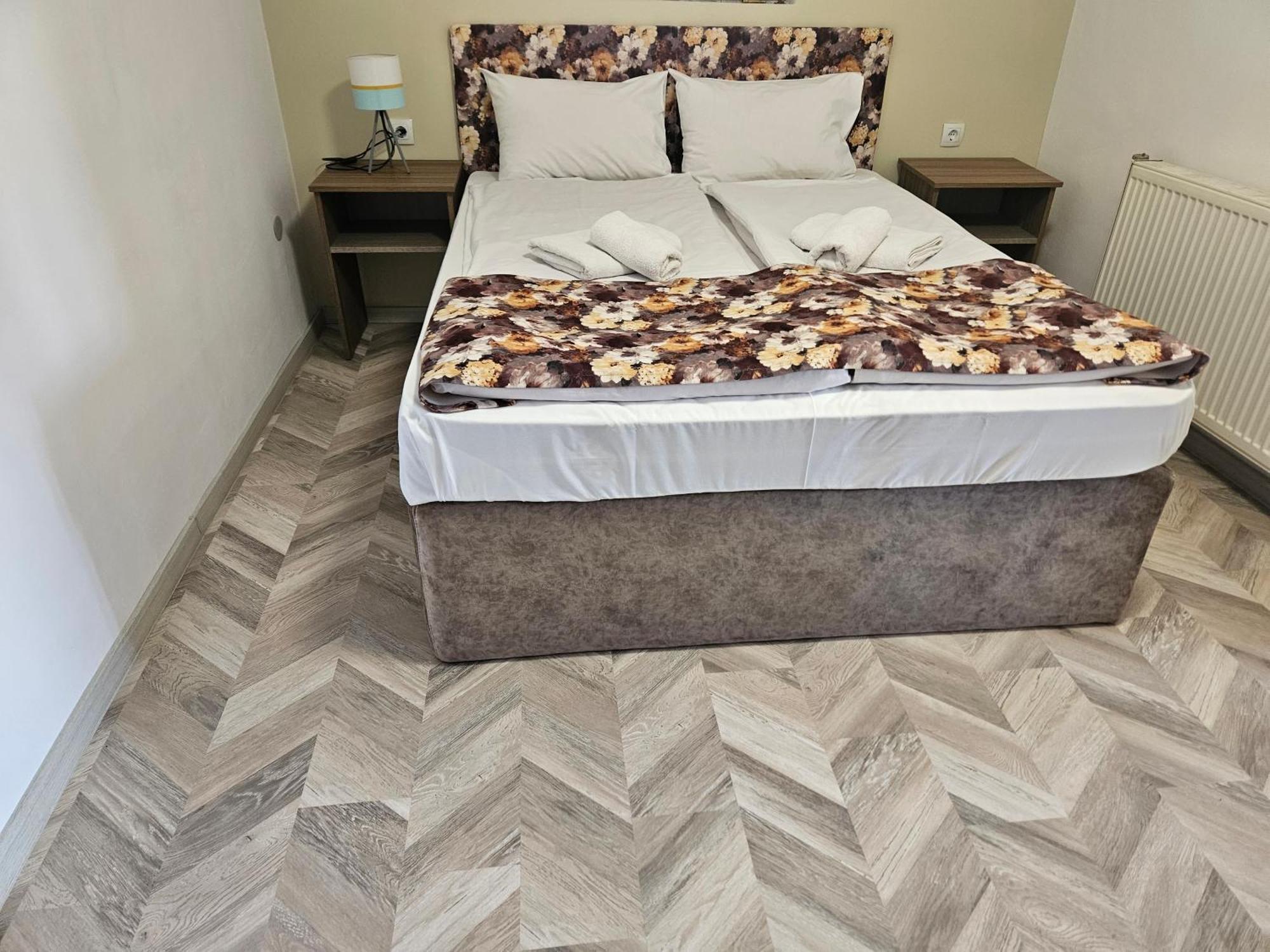 Priyateli - Friends Hotel Veliko Tarnovo Phòng bức ảnh