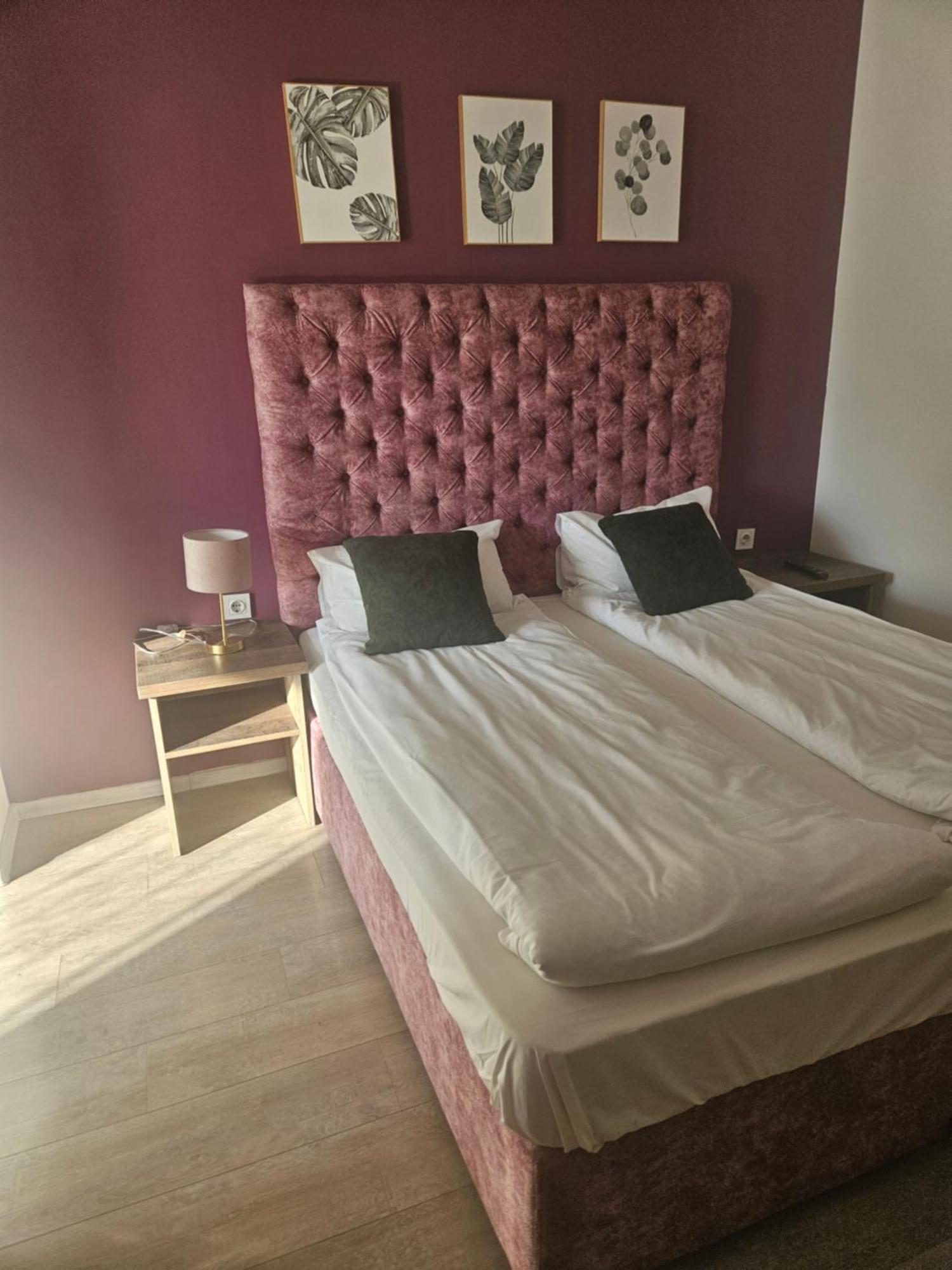Priyateli - Friends Hotel Veliko Tarnovo Phòng bức ảnh